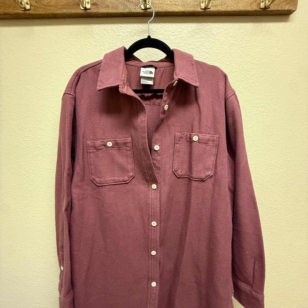 The North Face women's Long-Sleeve Button-Up Shirt - Dusty Rose